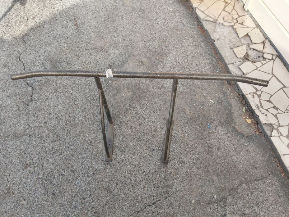 Турник настенный