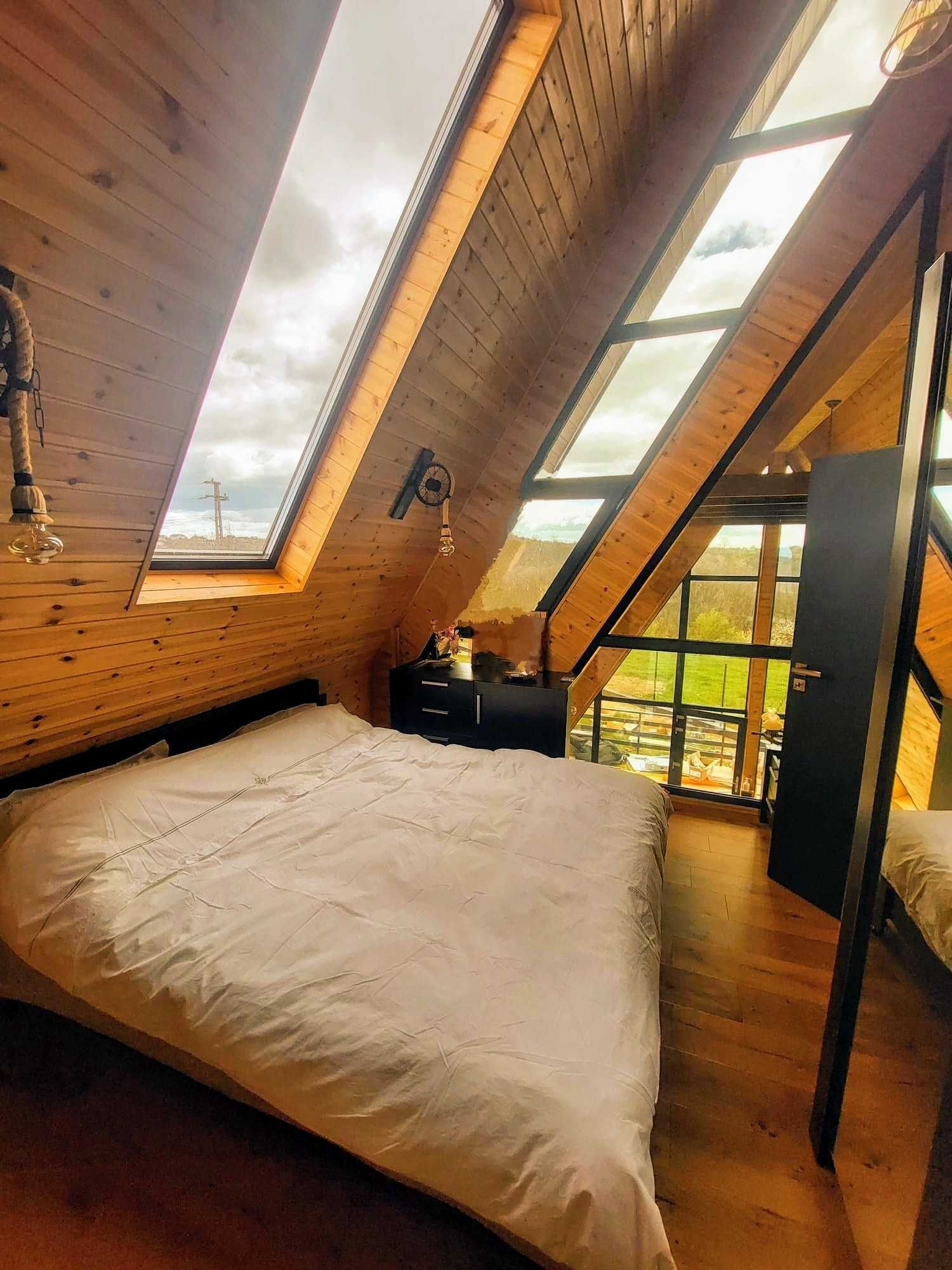 Vând casă de vacanță exclusivistă, A-frame, de lux, stil scandinav.