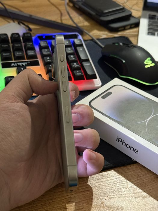 Iphone 15 pro ideall 515$