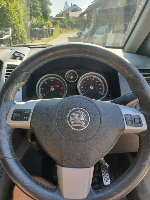 Fata completa / Piese dezmembrari Opel Zafira B 1.9 Cdti