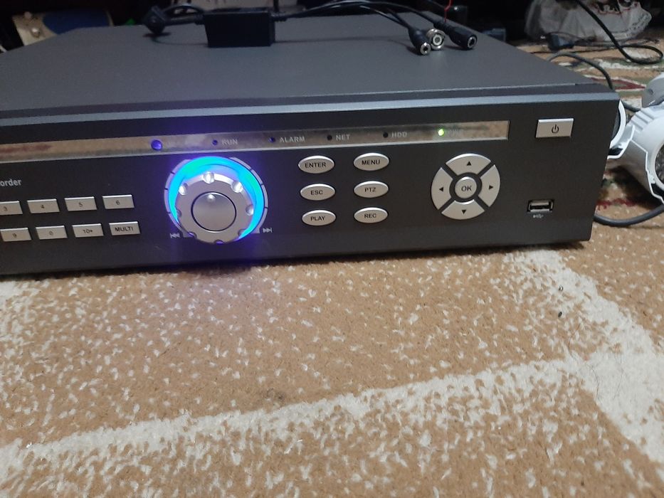 Server și 3 camere video second-hand