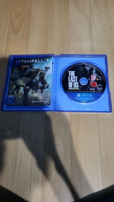 PS4 SLIM 1TB с 6 игри и периферни устройства