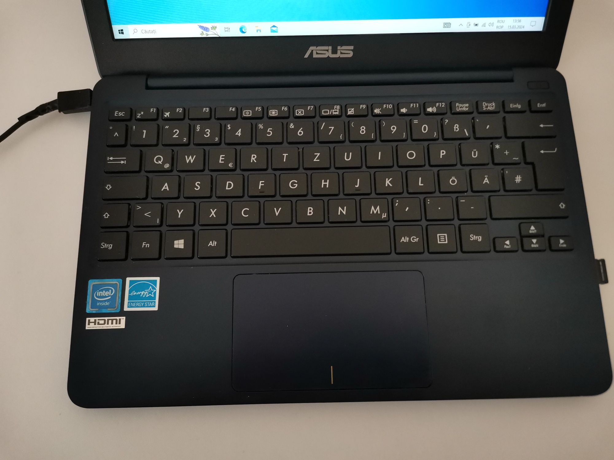Laptop Asus E200H