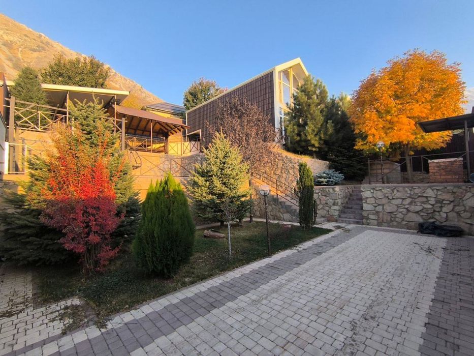 Дача в Чимгане, вид на горы , 2-этажный дом.