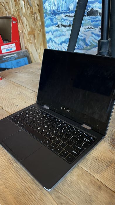Teclast F5 11.6’ 8gb 128 gb windows 10. 2 в 1, въртящ се дисплей.