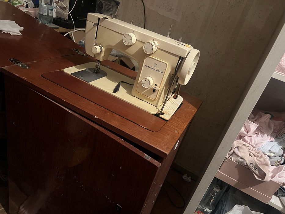 Швейная машинка Чайка