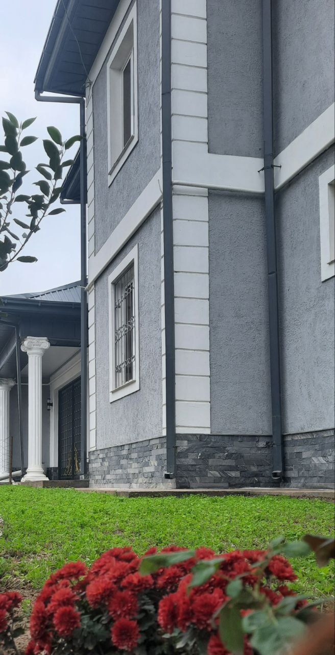 Yangi hovli sotiladi