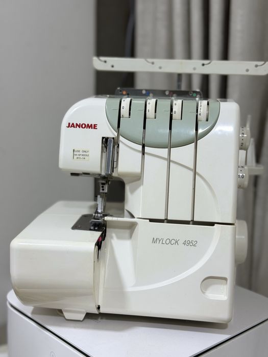 Оверлок, Overlok Janome MyLock 4952