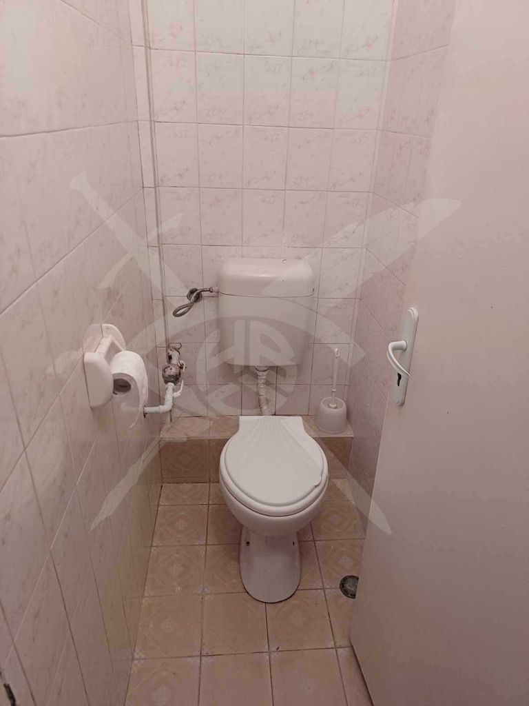 Дава се под наем Тристаен апартамент в Варна, Червен площад - 90 кв.м за 400 € - Снимка #7