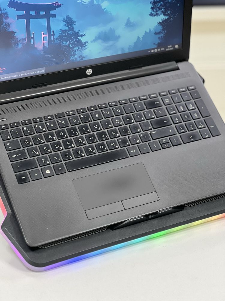 Hewlett Packard | Core i3-7020U | ОЗУ 8Gb | SSD 256Gb