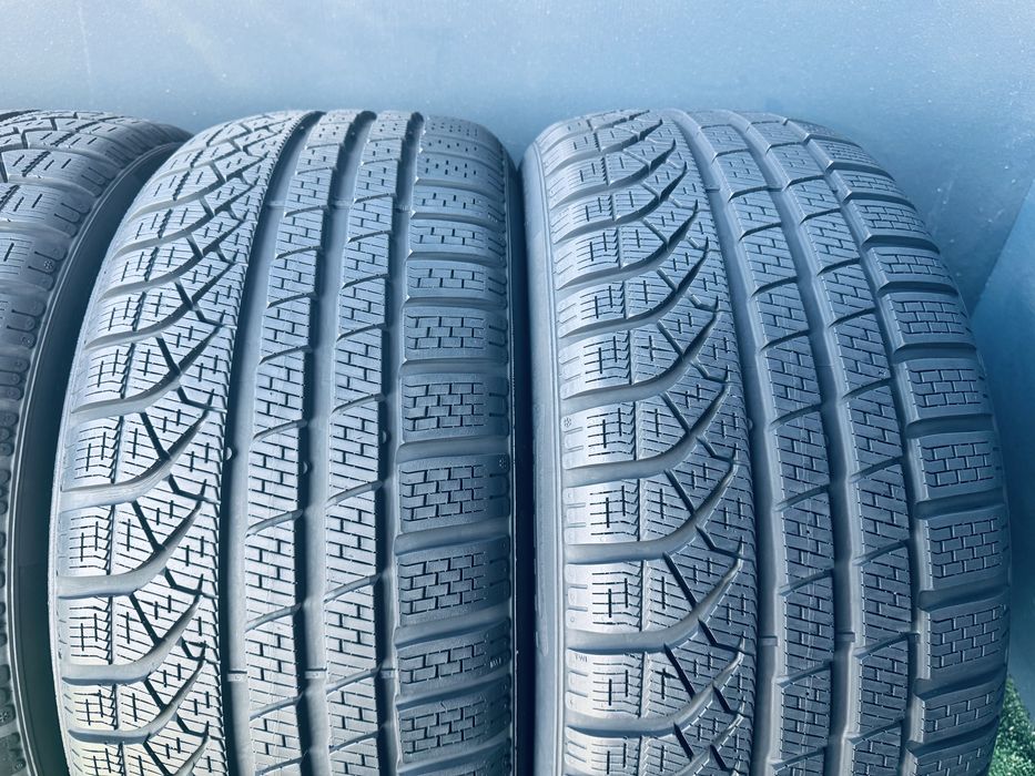 245/45/18 100V Pirelli Iarna