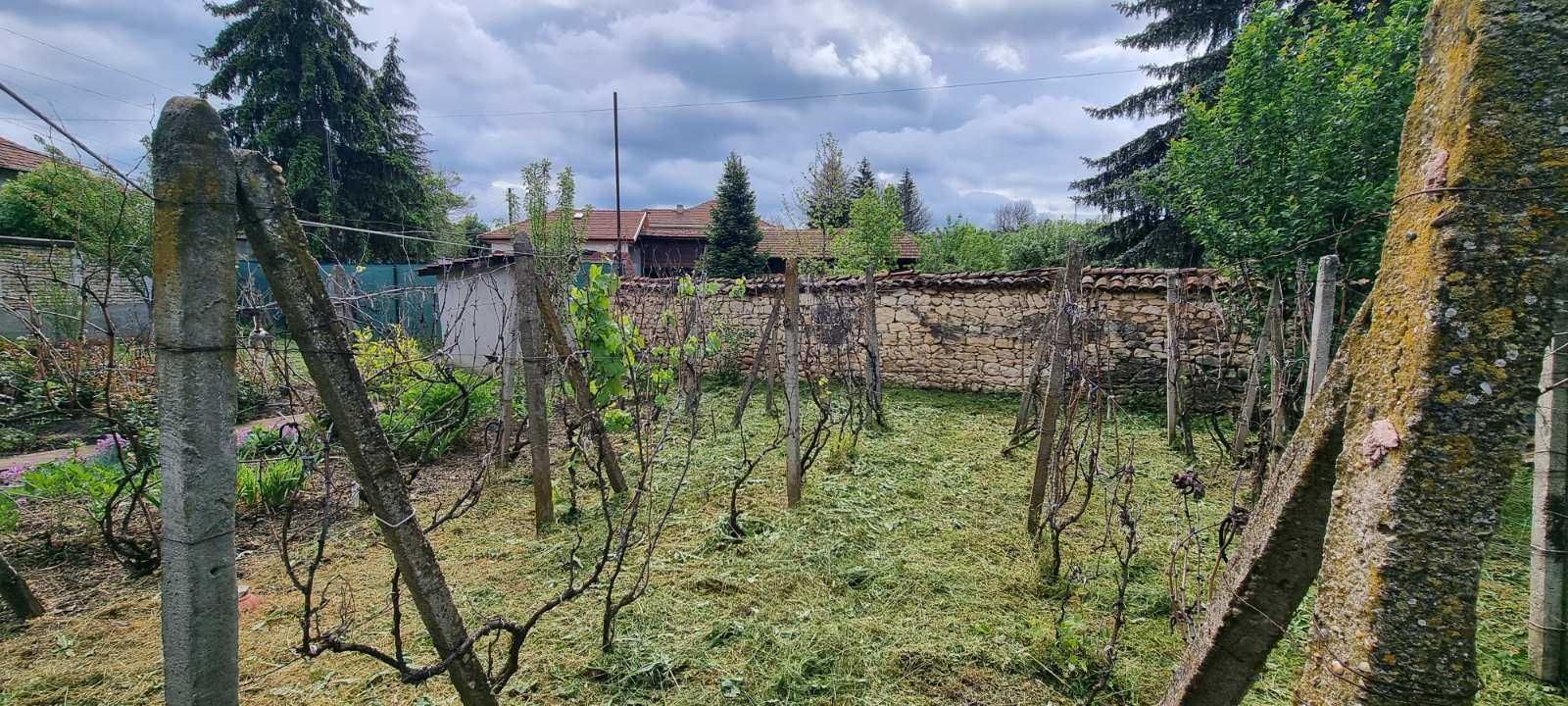 1830-Продава се къща в село "Топчии"!