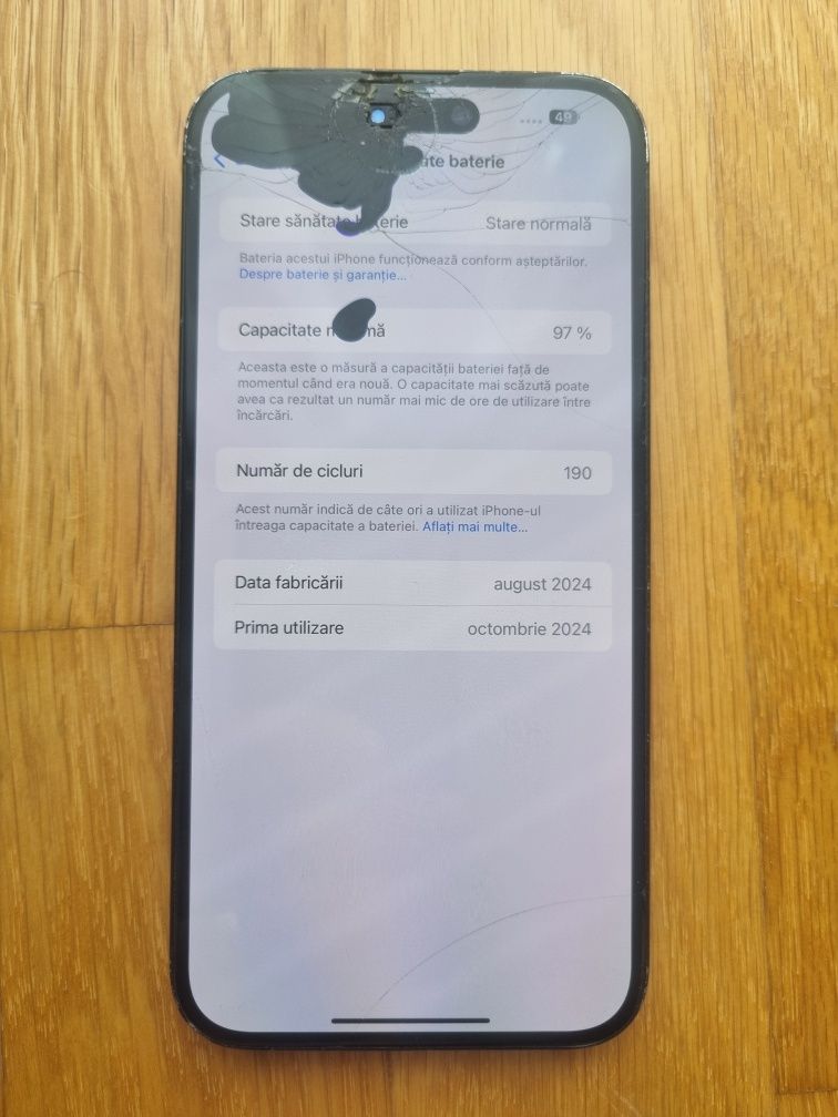 Spre vanzare Iphone 15 plus display si spate crapat.