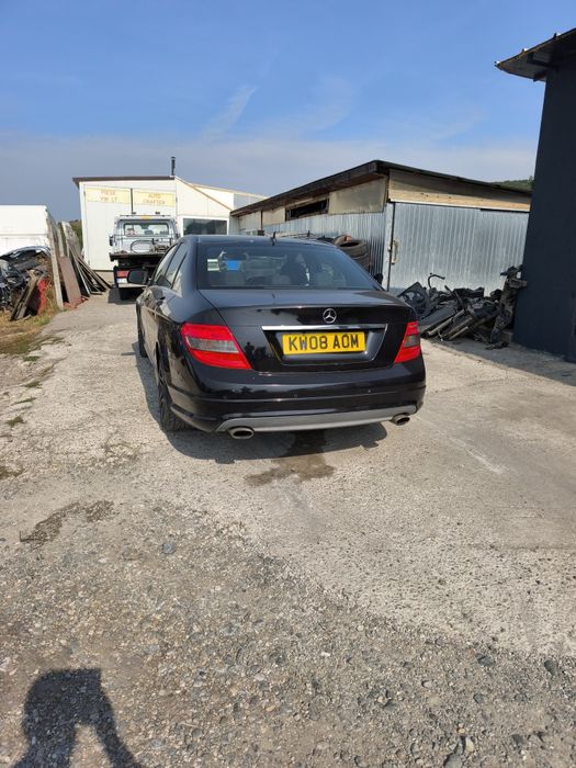 Dezmembrez Mercedes C320 W204