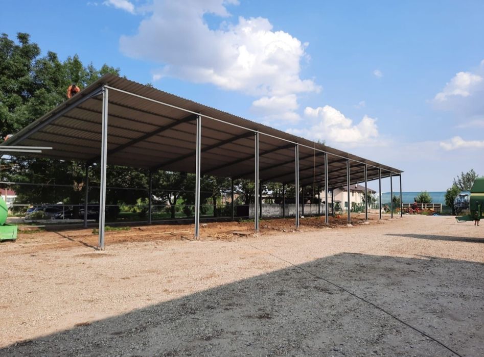 Vând structura metalica