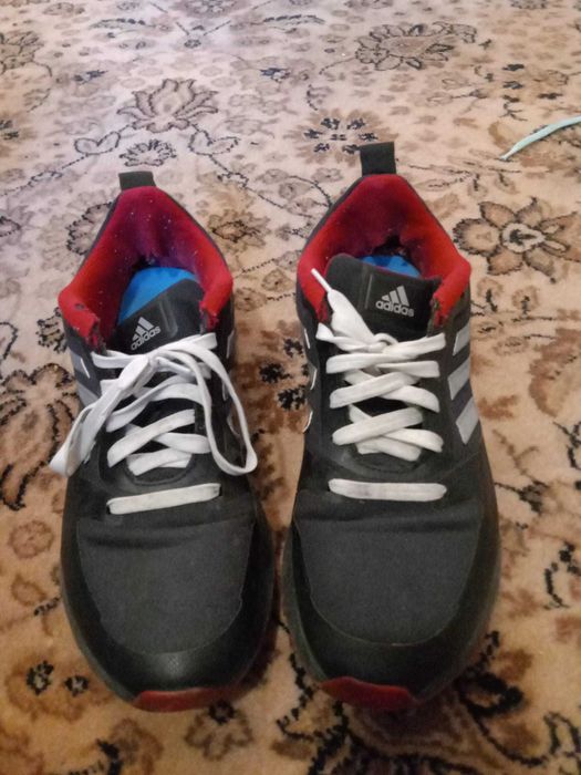 Adidași bărbați Adidas , mărimea 43