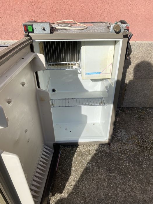 Хладилник на газ за къмпинг