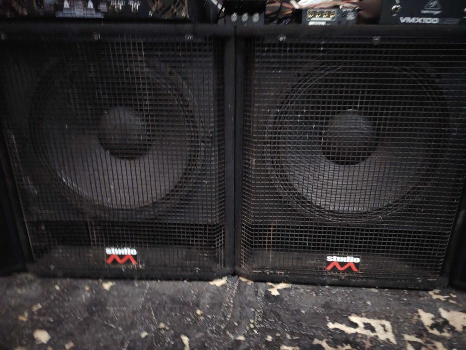 Vând sistem audio, lumini pentru club