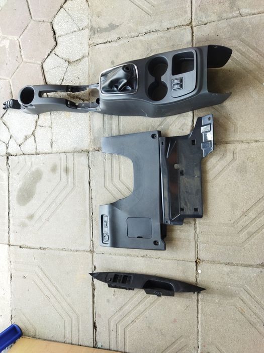 Части за Митсубиши Спейсстар Mitsubishi Spacestar Спасестар подгрев