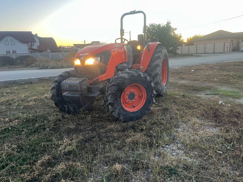 Tractor 4x4 ,70 Cp