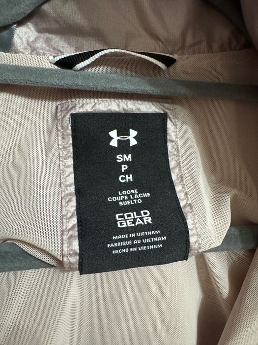 Under Armour IMPASSE SYNCH Wind Jacket.