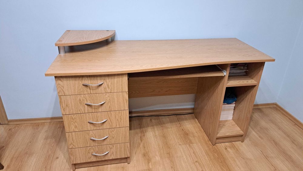 Голямо бюро в отлично състояние