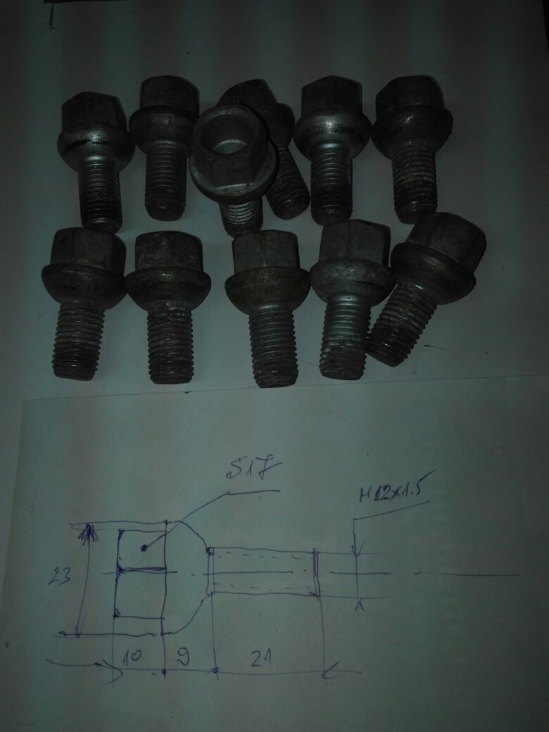 Продавам  болтове за джанти и секретни Гайки