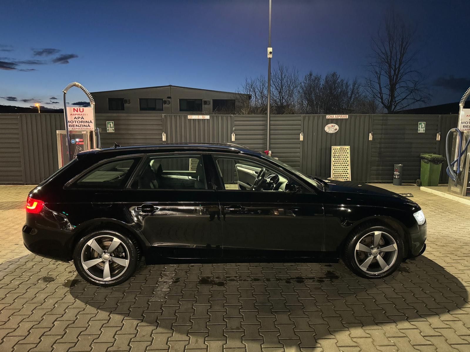 2015 Audi A4 Avant Quattro 2.0TDI 96.000km ,very clean