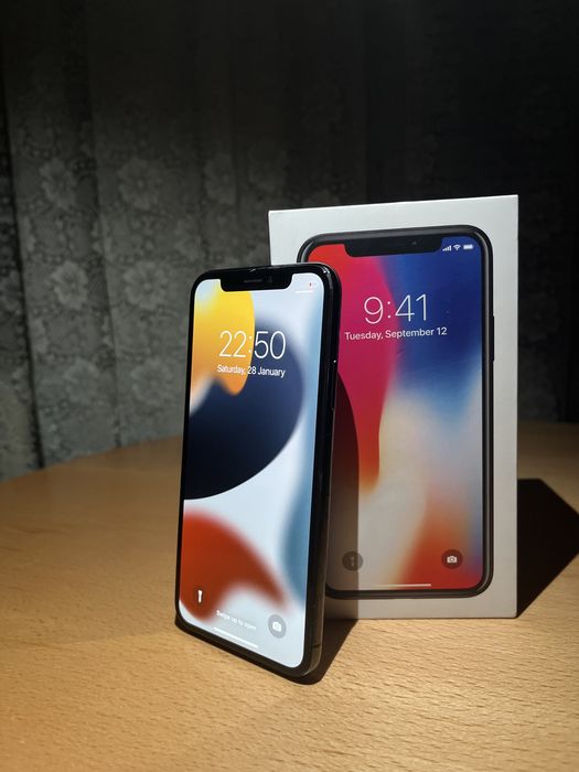 Продавам IPhone X