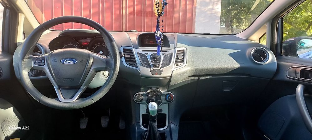 Ford fiesta an 2010