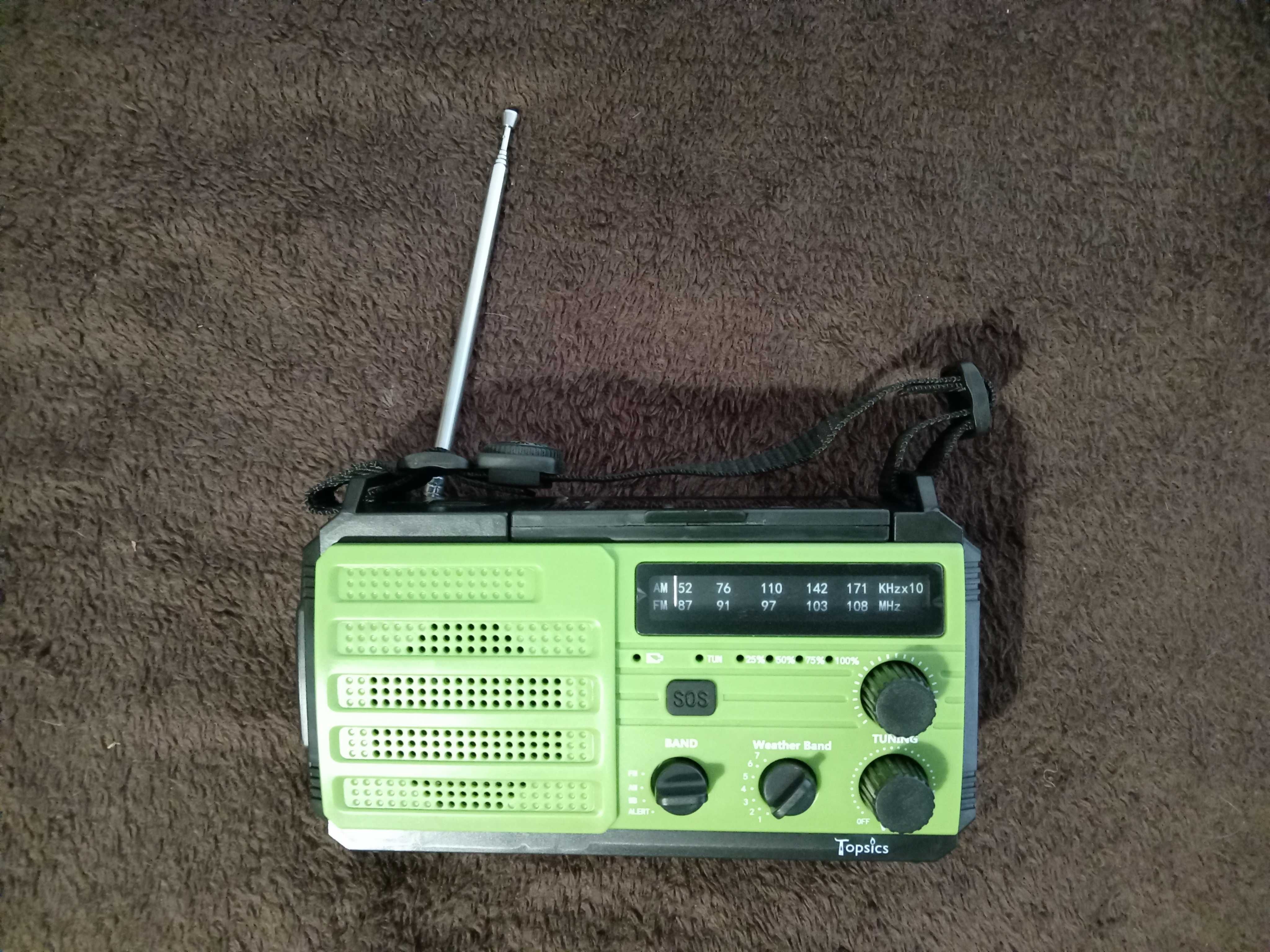 Radio  Solar  Portabil, Multifunctional,  8000 mAh  -  Nou