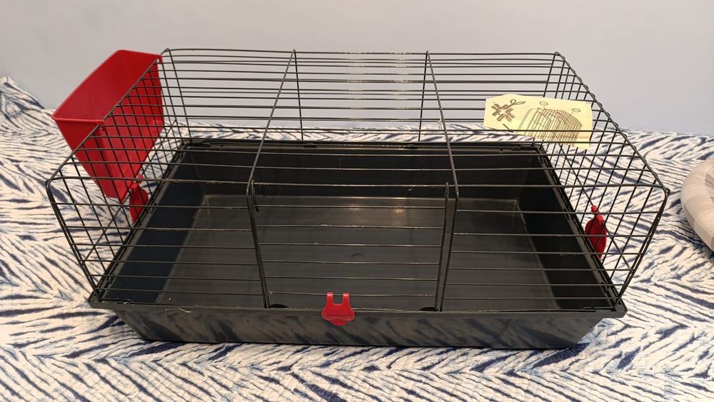 Cușcă nouă - Lungime 78cm, lățimea 46cm,  înălțimea 36cm.