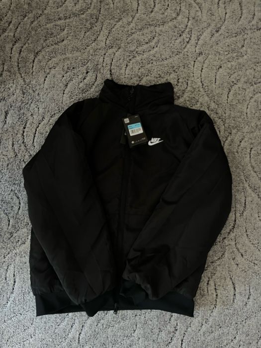 Двулицево яке Nike