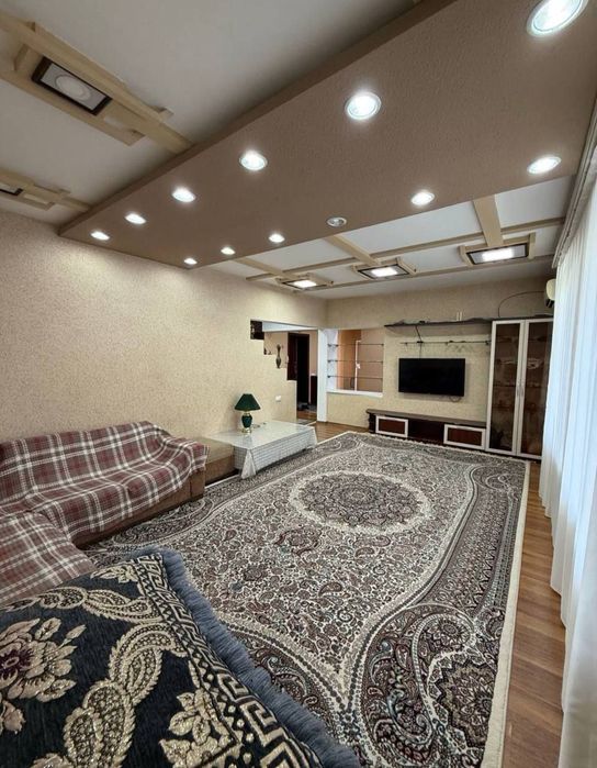 Квартира на Дружба Народов 3/5/5 общ пл 105м Спец план ,Дом с лифтом