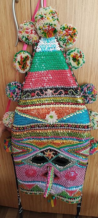 Кукерски маски.           .