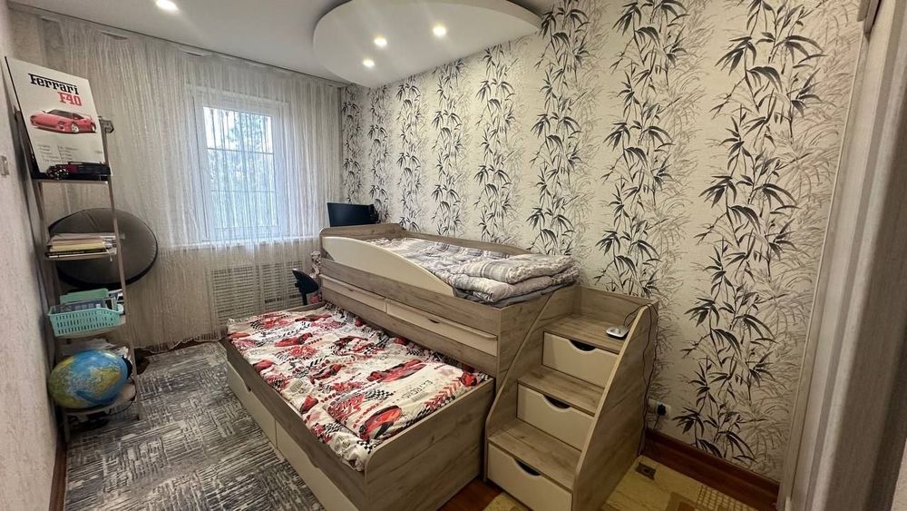 Продаётся Квартира 3-х комнатная Ойбек 60 школа