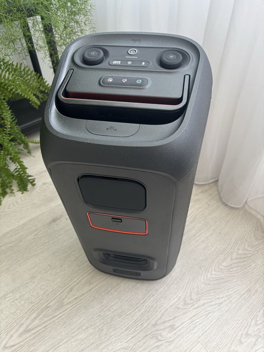 Vând boxa JBL Partybox 120