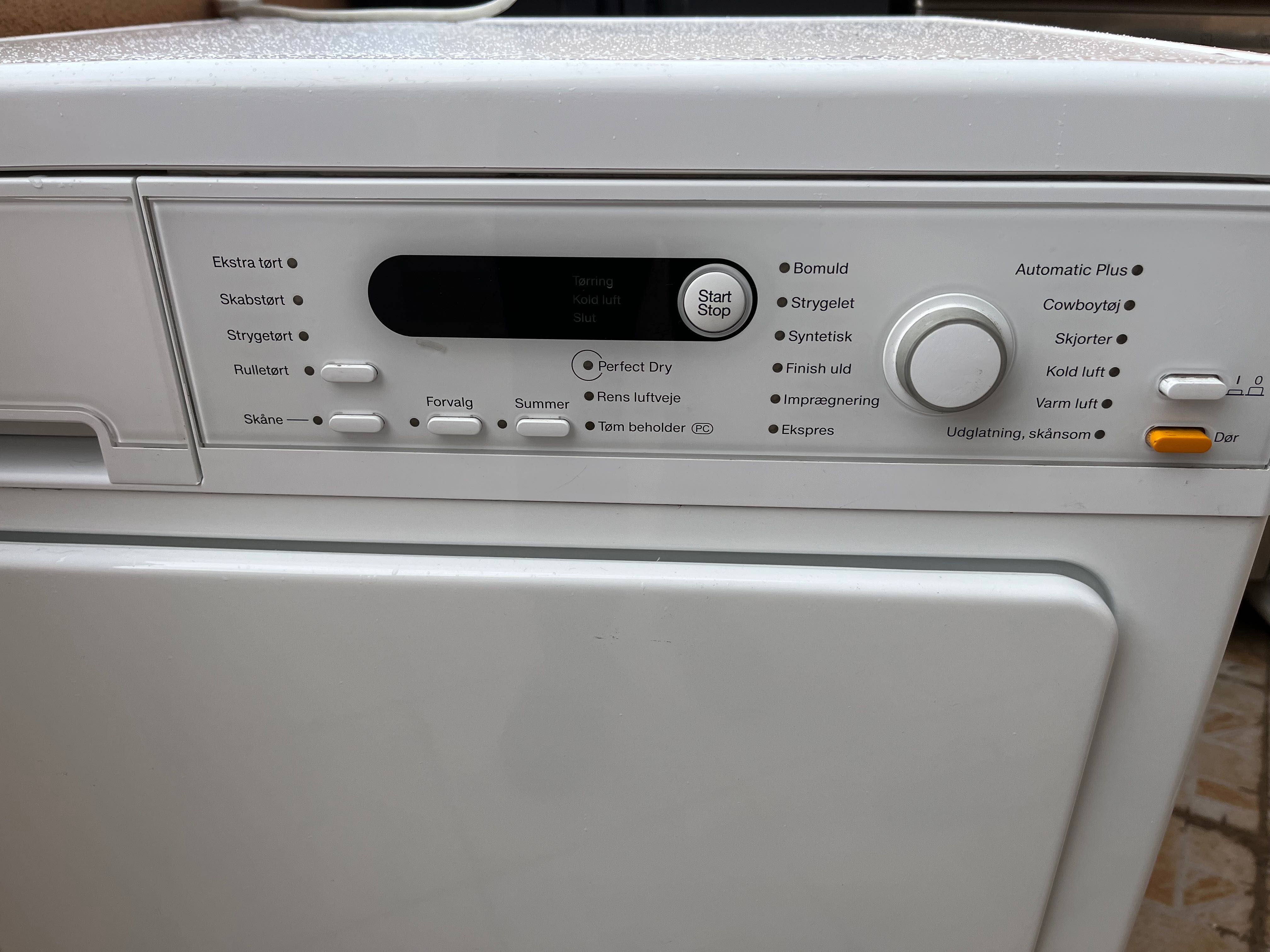 Сушилня Miele T8822C