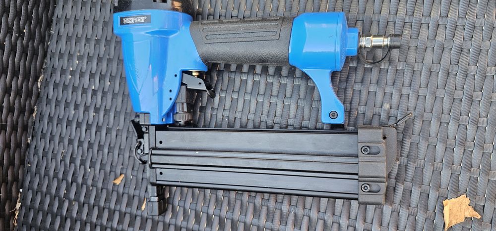 pistol cuie mici, pe aer. zinoair