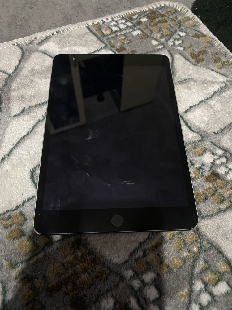 Планшет Apple A1599 iPad mini 3 Wi-Fi 16Gb Space Gray (MGNR2TU/A)