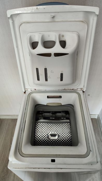 Пералня Whirlpool с горно пълнене за части