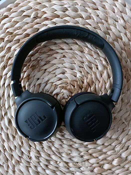 Căști JBL wireless cu microfon