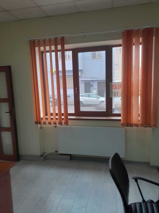 Închiriez spațiu pentru birouri pe Strada Primăriei