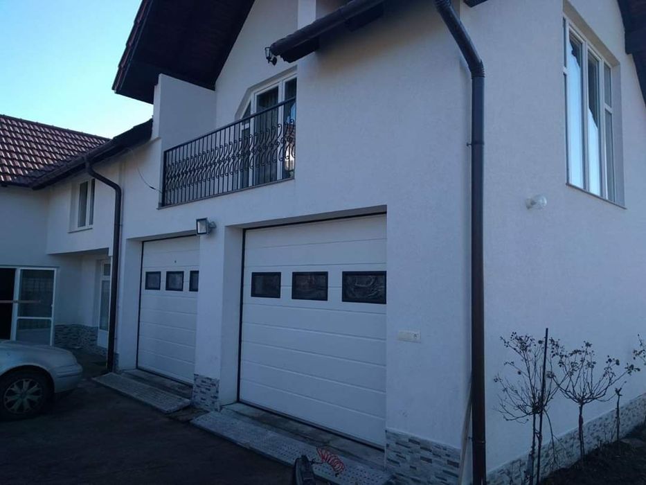 Usi de garaj moderne . Usa de garaj.  Porti de garaj. Poarta de garaj