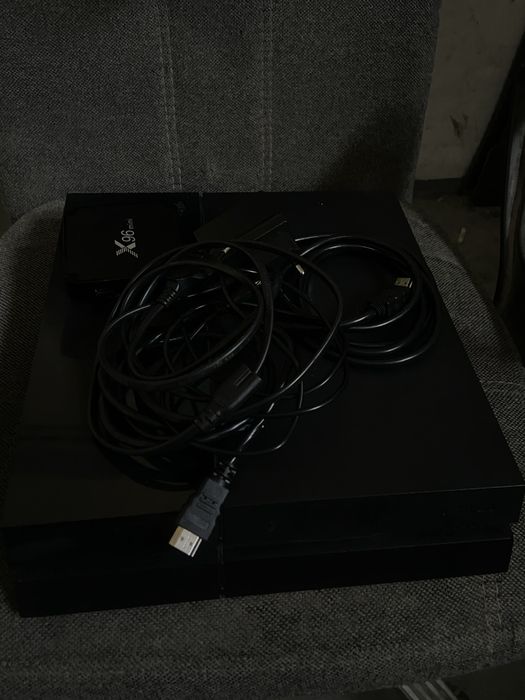 Ps 4 pro в хорошем состояние