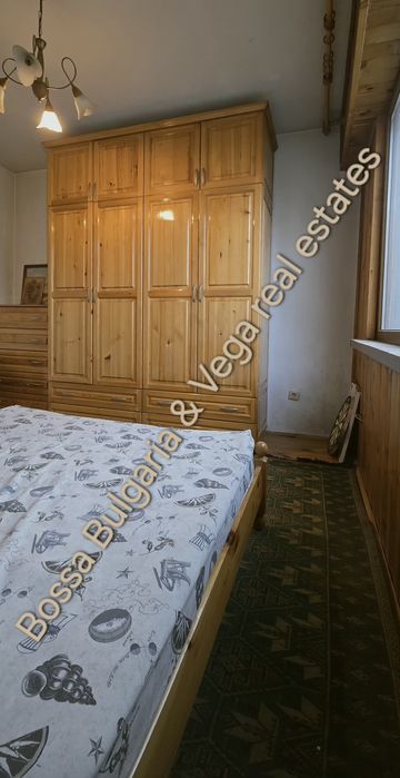 Тристаен панелен апартамент в Горна Оряховица