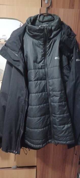 Vând jeaca columbia doua fete  iarna XXL  nepurtata