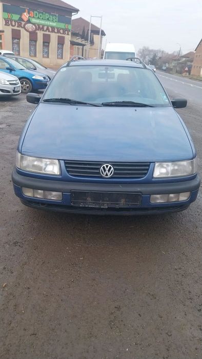 Dezmembram Volkswagen Passat 1,8 benzina ,1993-1996