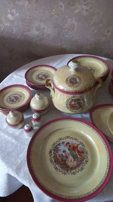 Сервиз столовый "Мадонна" сервантное хранение, производство ГДР