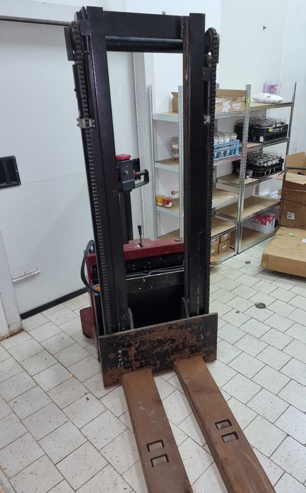 Стакер Балканкар - Електрическа палетна количка